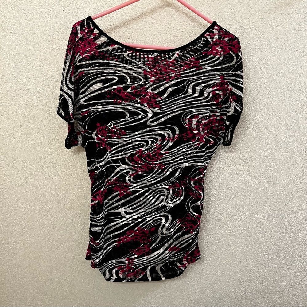 Banabee Short Sleeve Scoop Neck Top - Picture 2 of 4